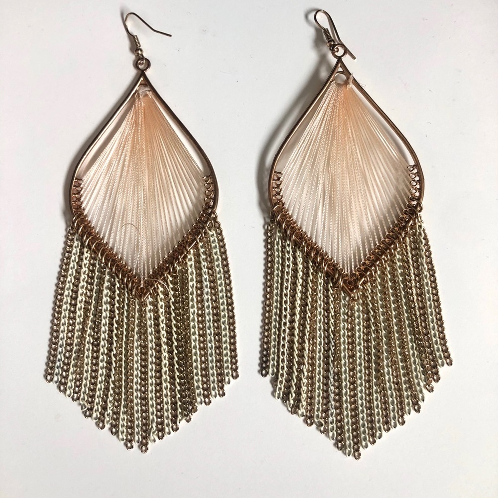 NWOT- elegant statement earrings